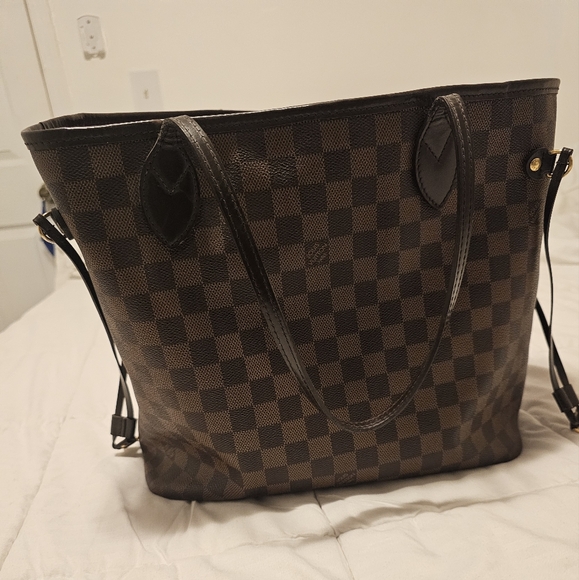 LV nf MM - Picture 1 of 16